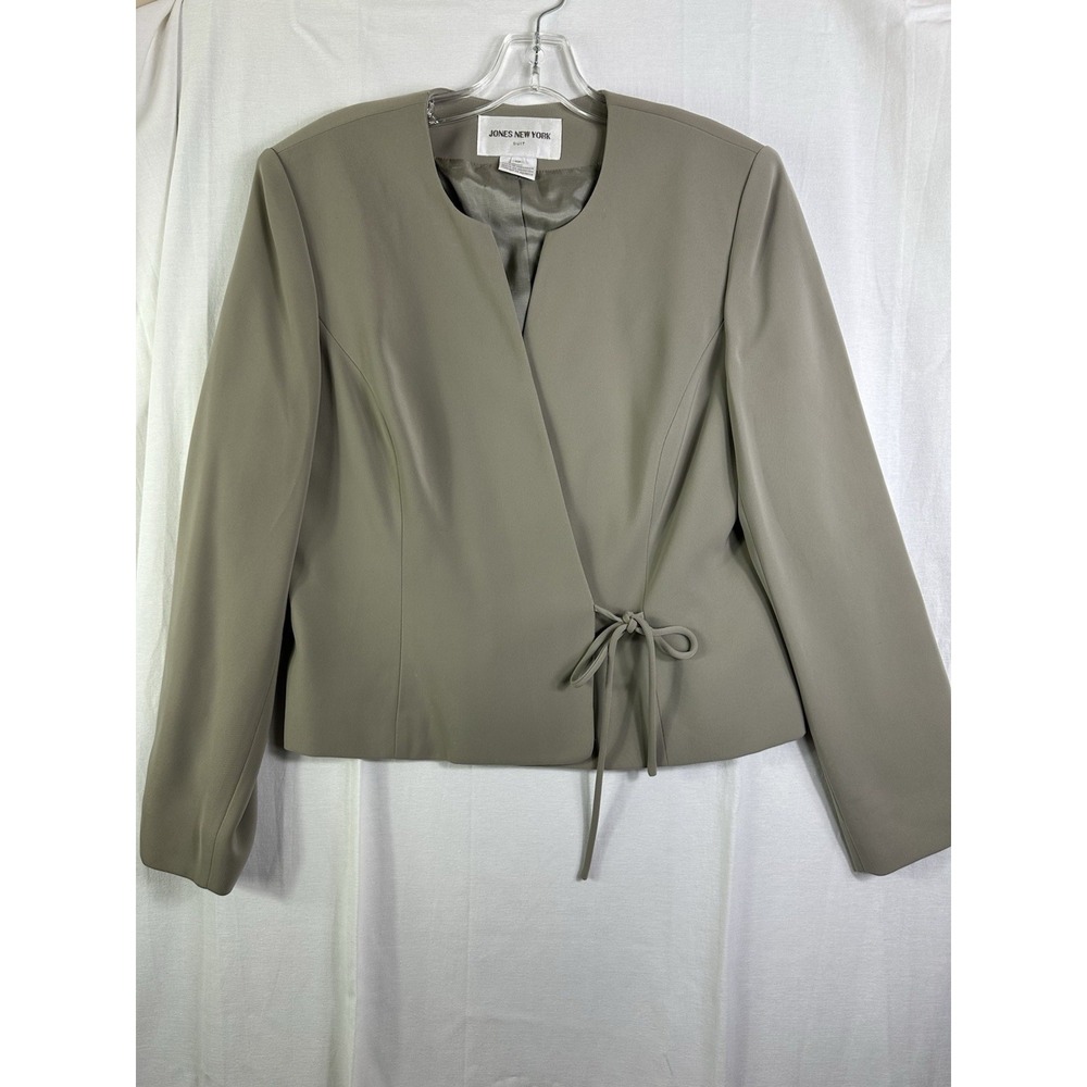 Jones New York Blazer Suit women size 12 color Light Green‎ Good condition